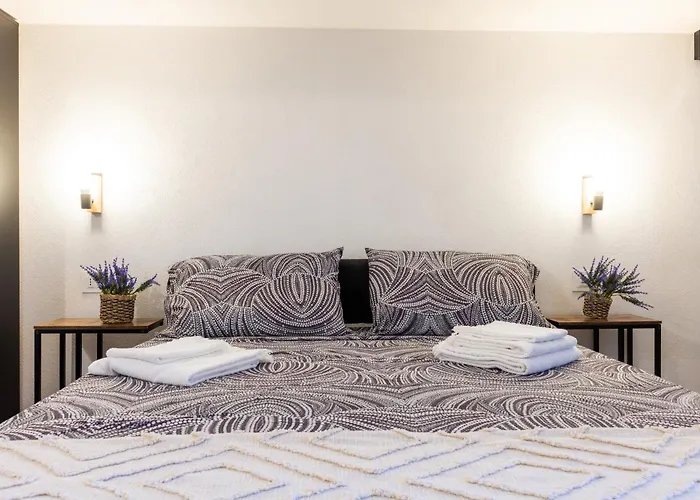 La Casa Dell Artigiano Гостьовий будинок Ольбія